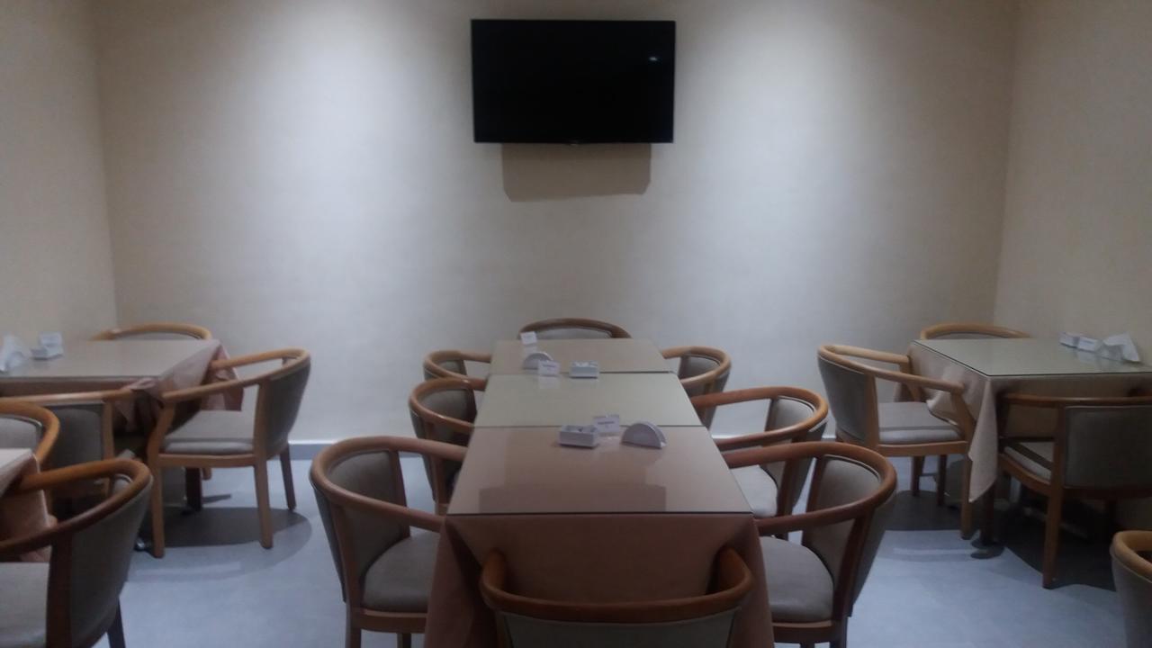 Hotel Matous チュニス エクステリア 写真